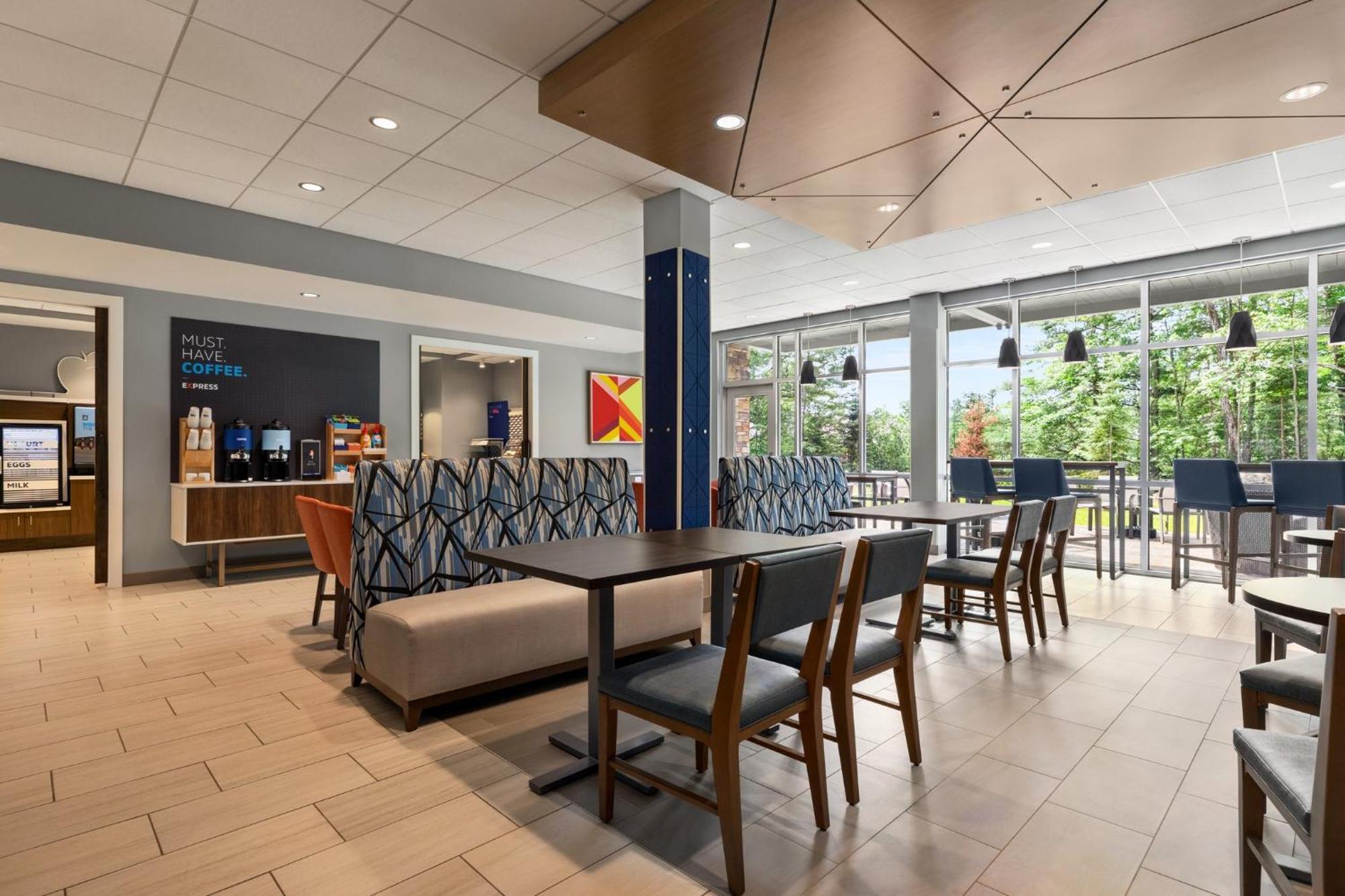 Holiday Inn Express & Suites Rhinelander By Ihg Esterno foto